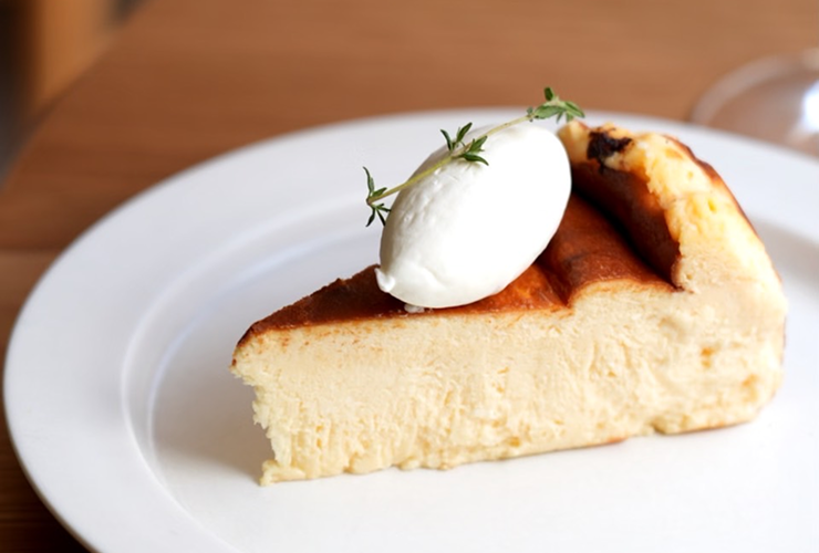 画像：プレーンバスクチーズケーキ 